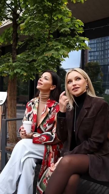 Осень подарила нам ещё немножко наслаждения погодой #УлетелиЛистья #НовыеСамоцветы смотреть онлайн