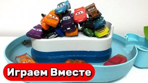 Машинки из мультика ТАЧКИ ! Купаем и запускаем по СКОРОСТНЫМ ГОРКАМ ! Игрушки мультики для детей
