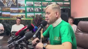 Олег Зубков ВПЕРВЫЕ, после атаки льва дает интервью журналистам на БОЛЬШОЙ ПРЕСС КОНФЕРЕНЦИИ!