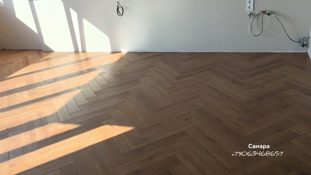 Укладка кварц виниловoй плитки PARQUET LVT на клей ёлочкой. смотреть онлайн