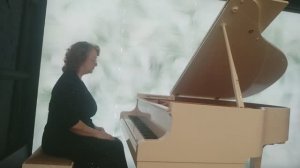 Чайковский. Апрель. «Подснежник». Исполняет Светлана Стуколкина