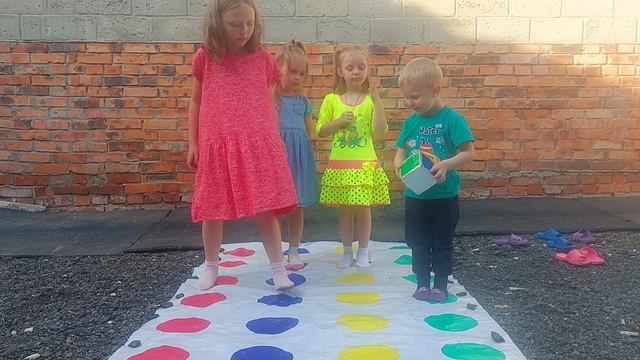 🟢🔴🟡🔵ИГРА ДЛЯ ДЕТЕЙ🔴🟡🟢🔵 ВЕСЕЛЫЕ ИГРЫ😍 смотреть онлайн