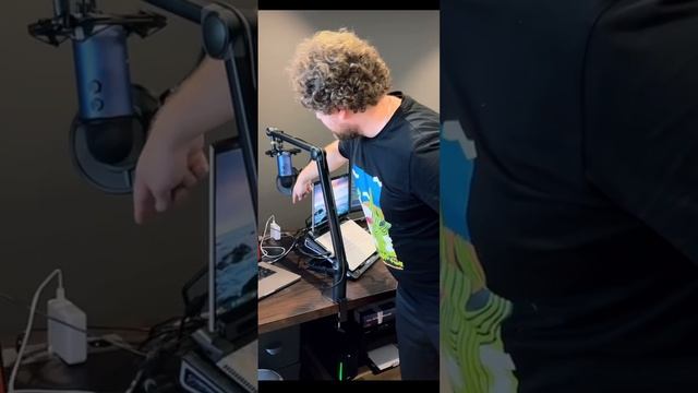 Умный стол из карагача смотреть онлайн