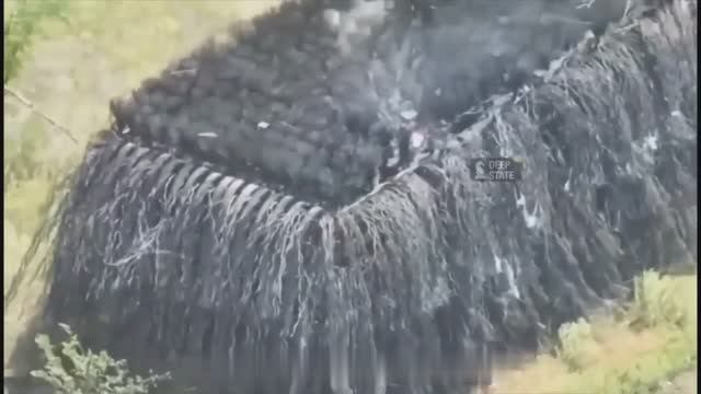 Российский «танк — монстр» из «фильмов ужасов» выдержал 60 попаданий FPV дронов и не загорелся. смотреть онлайн