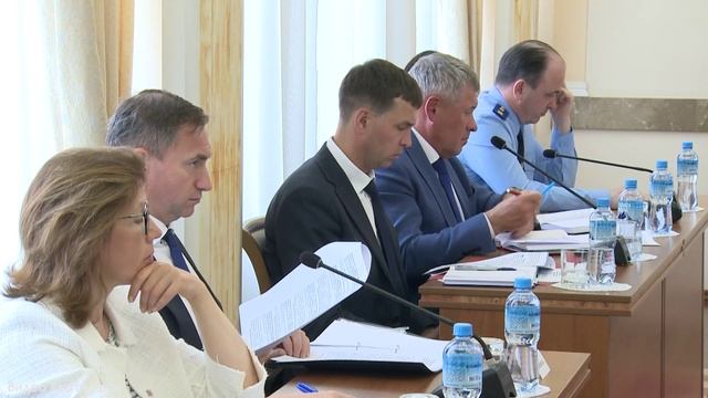 Д. Паслер потребовал оказать системную помощь семьям, пострадавшим от недобросовестных застройщиков смотреть онлайн