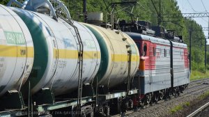 Электровоз ВЛ10у-213 с поездом вышел со станции Мга