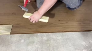 Правила укладки ламината на клей. Как правильно выровнять основание