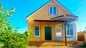 Небольшой уютный меблированный домик с очень ухоженным плодоносящим садом