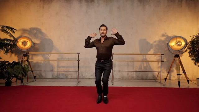 Артур пирожков учит танцевать само собой песня тренд смотреть онлайн