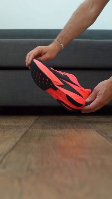 Спортивная модель New Balance Rebel V5 смотреть онлайн