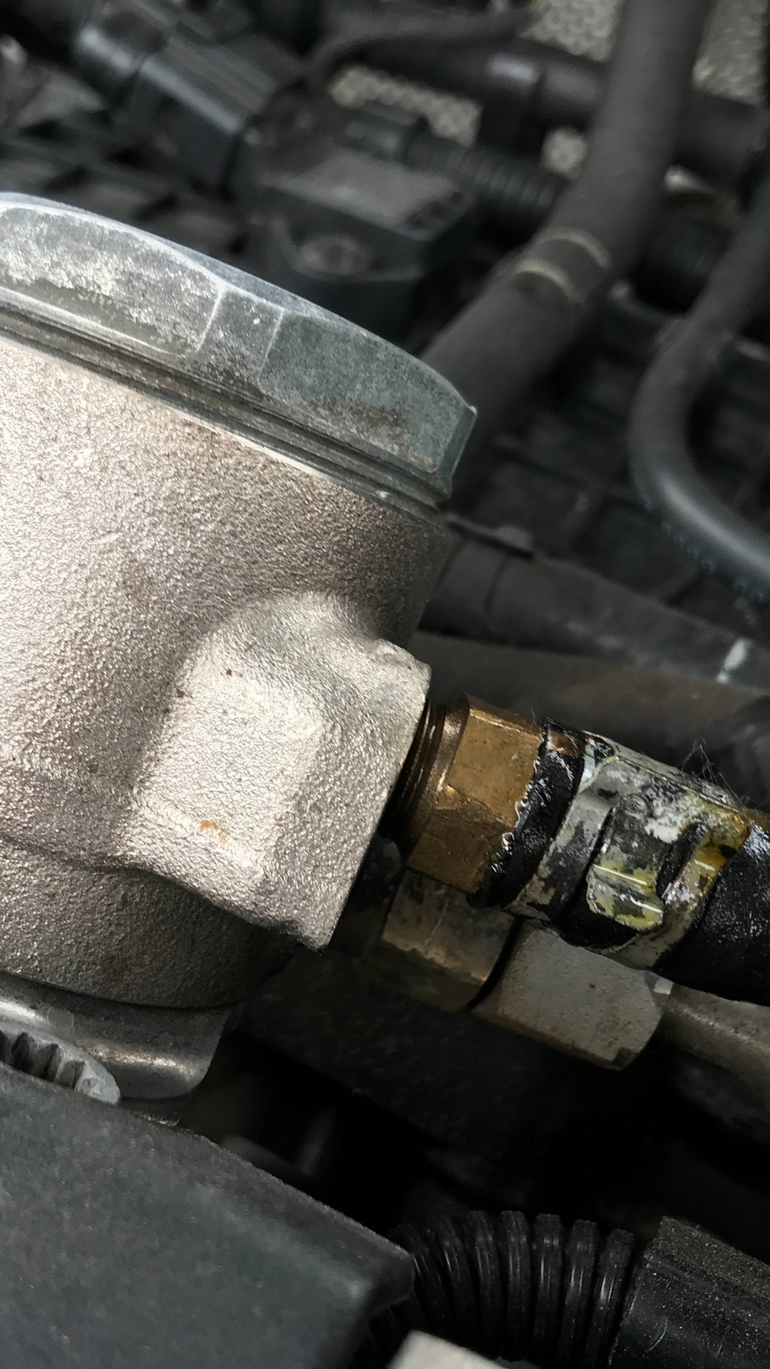 Утечка топлива через напорную трубку ТНВД 1.4 САХА