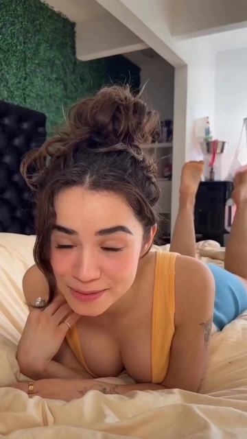 Модель смотреть онлайн