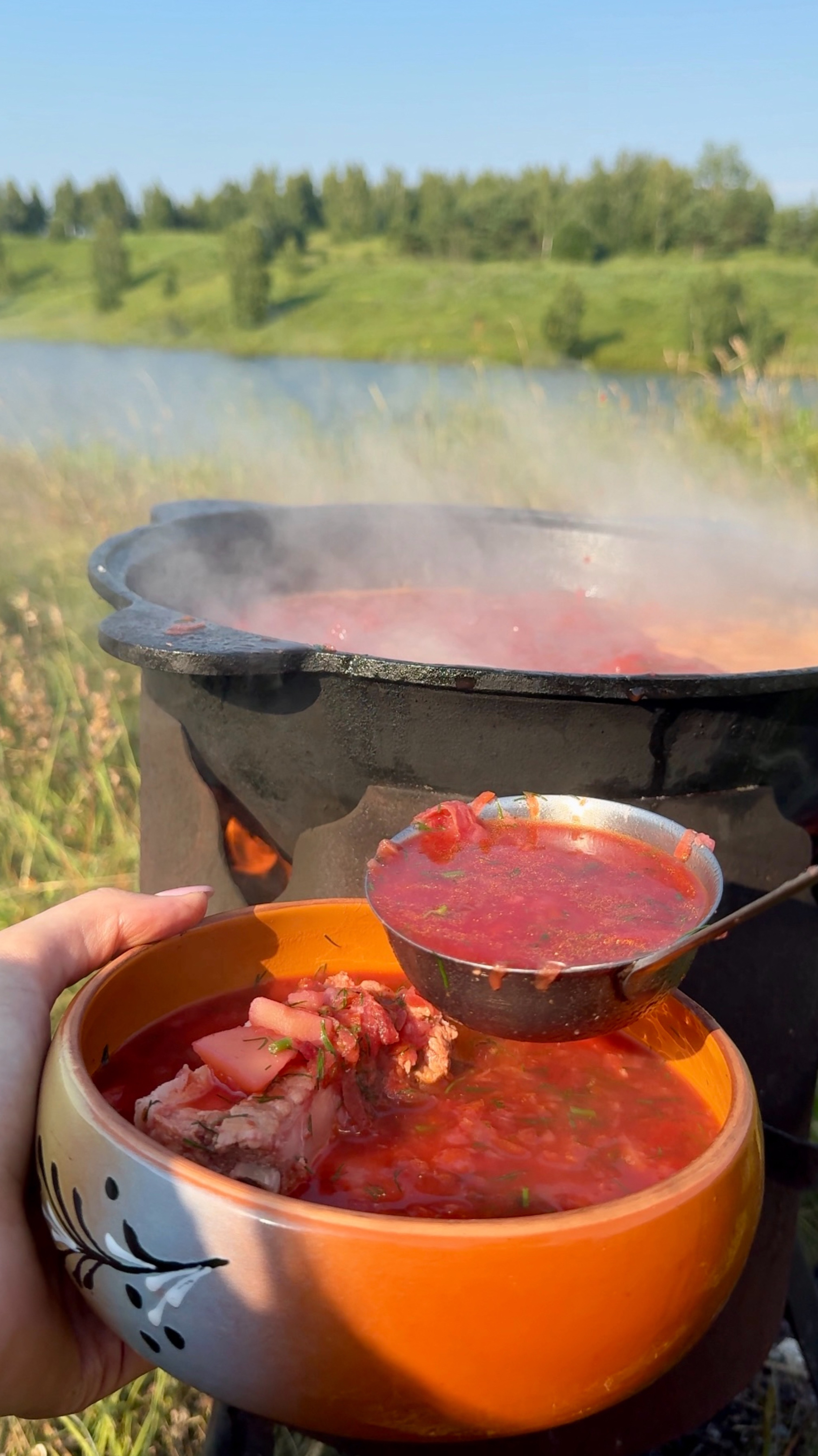 Борщ в казане