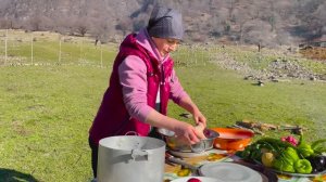 Хрустящая курочка, приготовленные на косточке с овощами Азербайджанская Кухня Деревенская Кухня