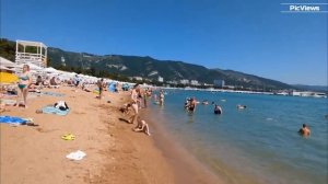 Геленджик пляж Дельфин сегодня 11 июля 2025. Какая погода в Геленджике сейчас. Море и какой пляж