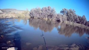 Первый выход на речку на Спиннинг🎣 Поймал щучку на резину с джиг-головкой 12 грамм.