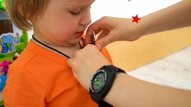 Марго с маленькой играют в полицейского Веселая история Воришка и Полицейский