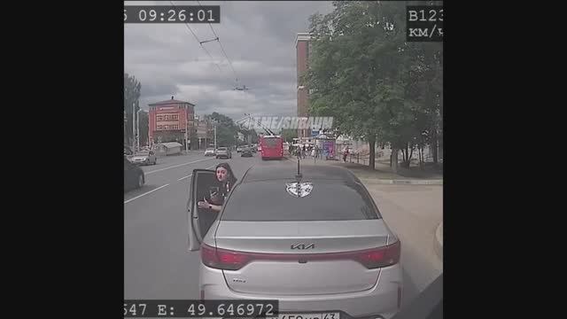 ЖЕНЩИНЫ ЗА РУЛЁМ\\чудеса парковки,аварии,ДТП\ смотреть онлайн