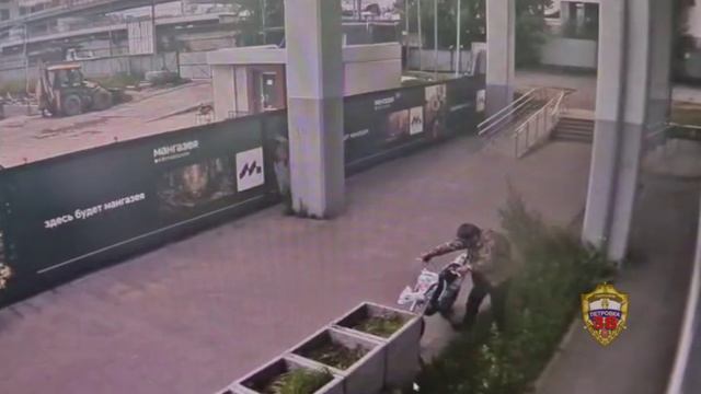 На востоке Москвы полицейские задержали подозреваемого в краже кроссового мотоцикла