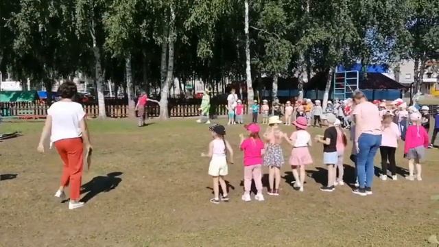 МЕЖДУНАРОДНЫЙ ДЕНЬ ДРУЖБЫ смотреть онлайн