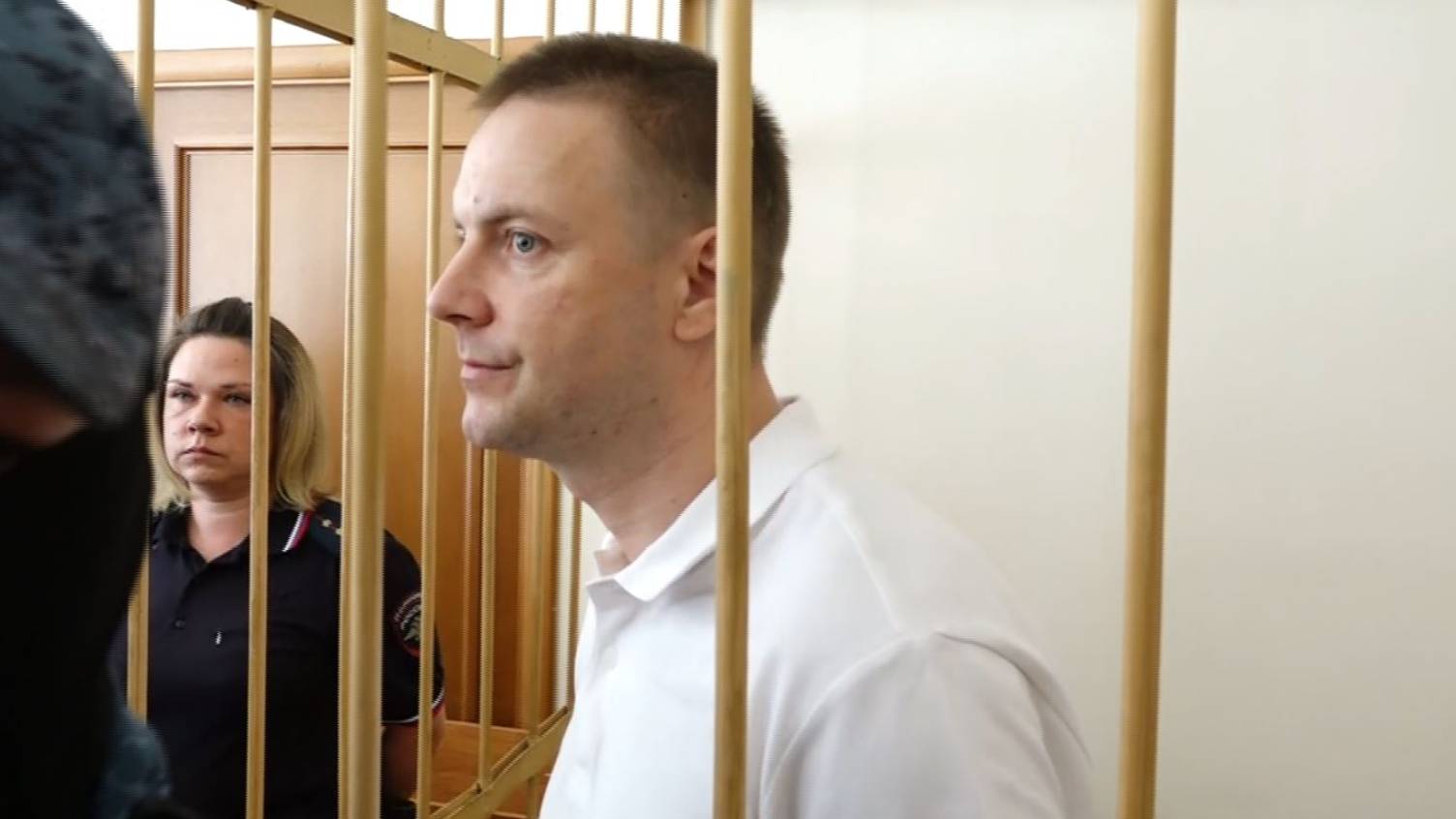 За поджог ресторана экс-депутат получил 7 лет колонии смотреть онлайн