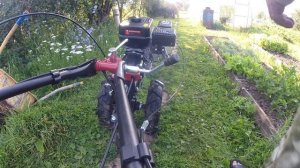 ведет сцепление при запуске