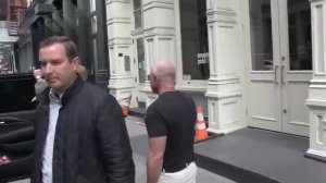 КАК САНЧЕС ЗАХОМУТАЛА МИЛЛИАРДЕРА БЕЗОСА. ВЛАСТЬ, ПРОТЕСТЫ, КРИЗИС БЕЗОСА. РАЗБОР ОТ ЛИЛИ АСПЕН