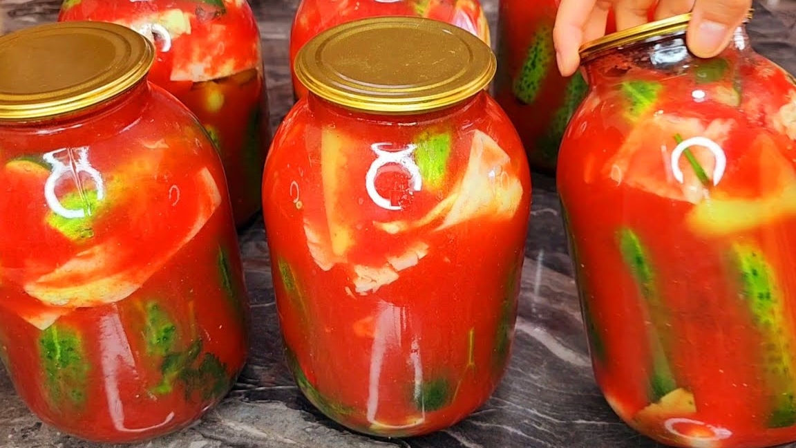 ПРОСТО ЗАЛИВАЮ КИПЯТКОМ.Закрываю по 50 банок!Бабушка рассказала невероятно вкусный рецепт с огурцами смотреть онлайн