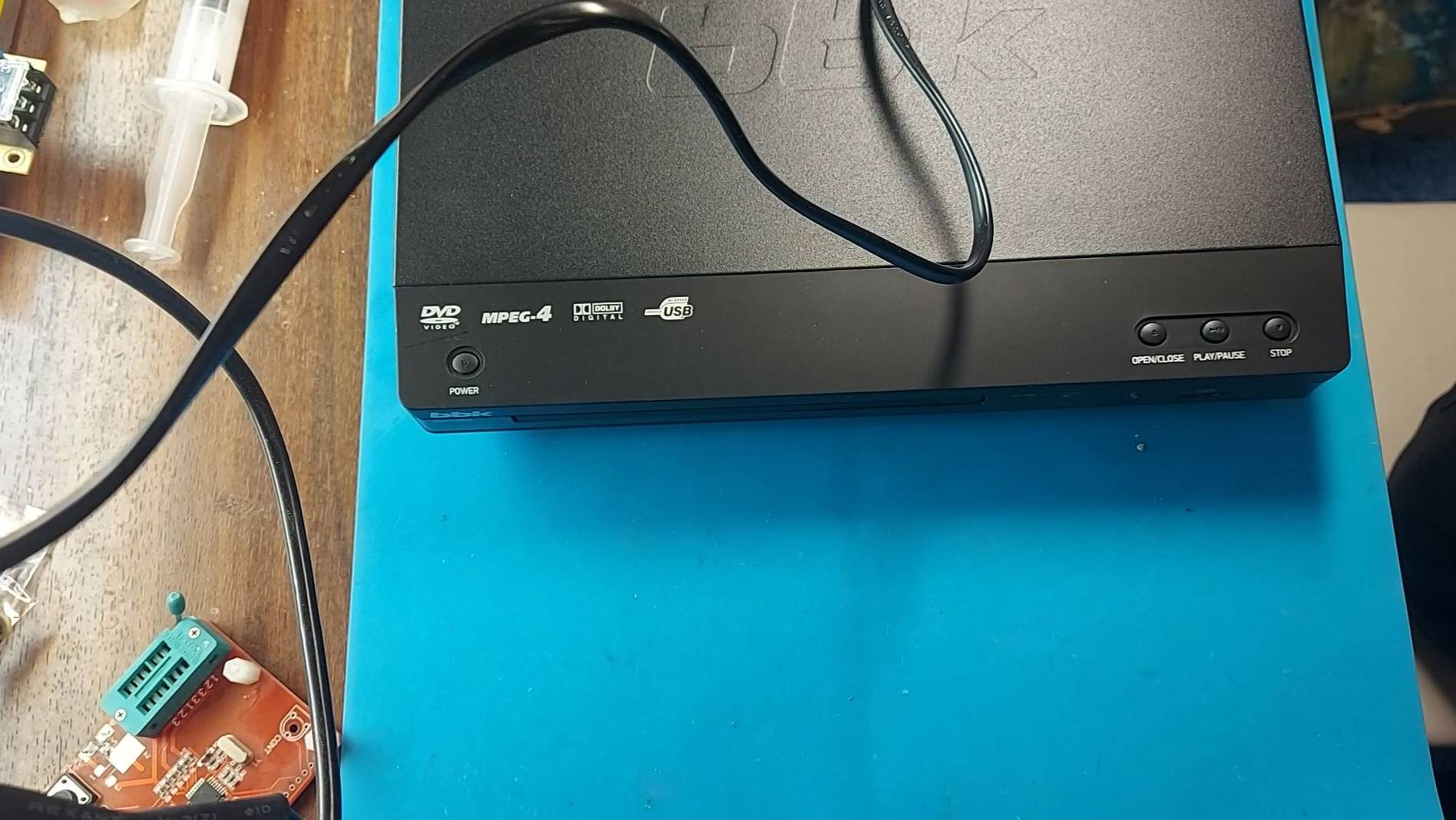 Не открывается дисковод на DVD плеере bbk DVP155SI смотреть онлайн