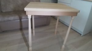 Столик своими руками из балясин и столешницы..