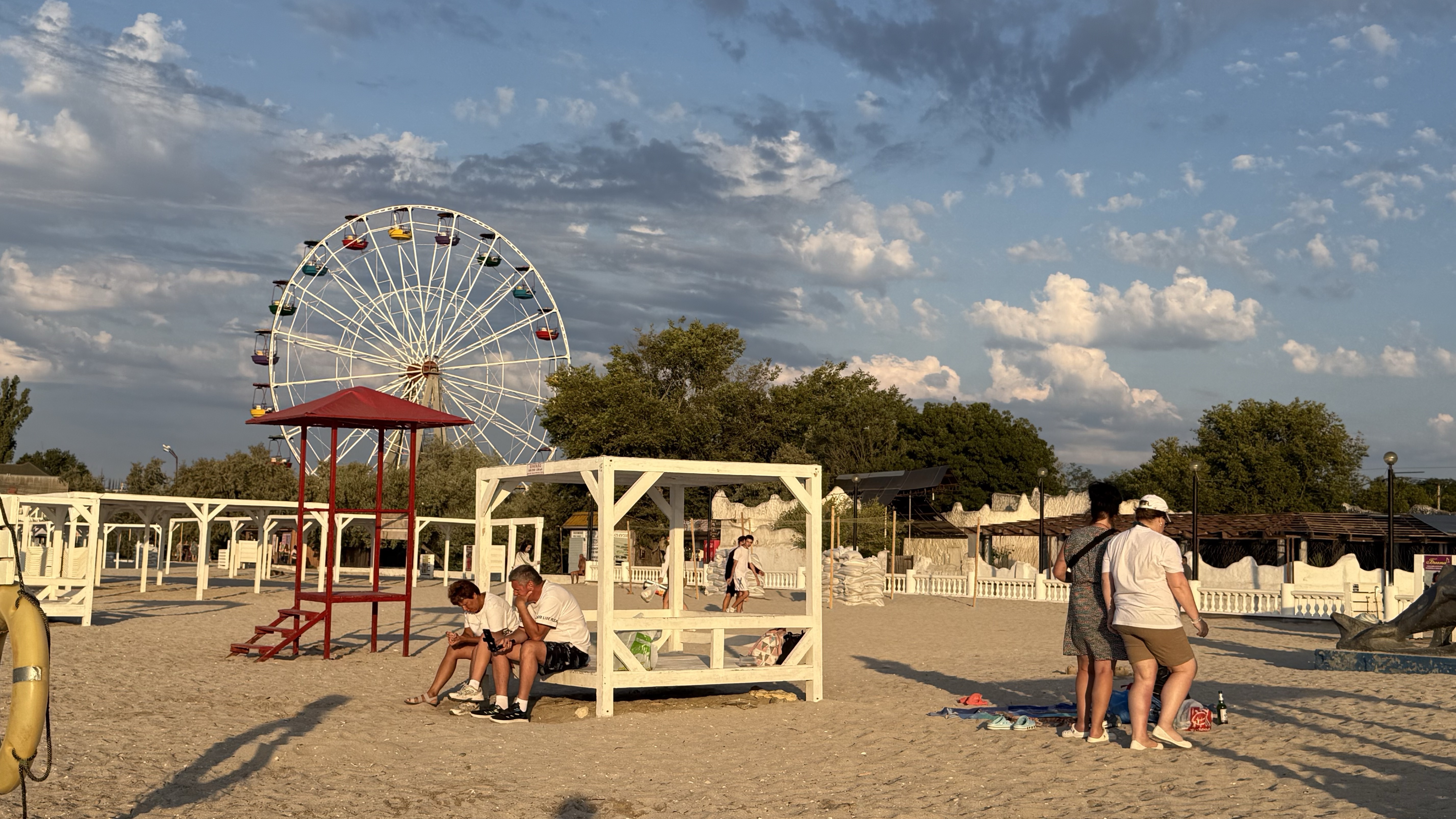 ЧЕРНОМОРСКОЕ ВЕЧЕРОМ! ЗАКАТ. Кафе АТЭШ. Стоит ли сюда идти смотреть онлайн