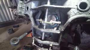 ремонт т 150 к растачиваем под втулки пальцев полурамы