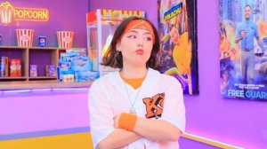 Как пронести сладости в кино!