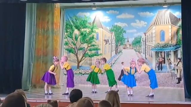 Танец "Где живут улыбки?" смотреть онлайн