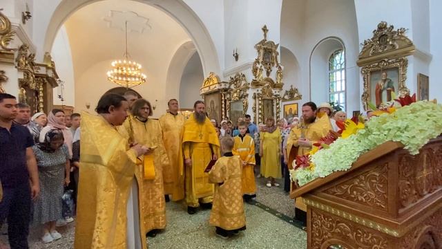 ☦️ Молитва и величание святым первоверховным и славным апостолам Петру и Павлу смотреть онлайн