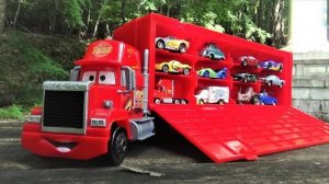 НАШЛИ В ЛЕСУ НОВЫЕ МАШИНКИ МОЛНИЯ МАККУИН ИЗ МУЛЬТФИЛЬМА ТАЧКИ