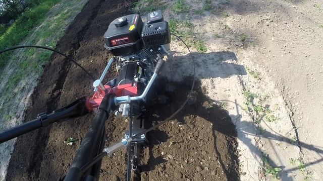 Мотоблок Boxbot MT-700 G  на стоковых фрезах