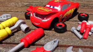 НАЙТИ И СОБРАТЬ ВСЕ ДЕТАЛИ МОЛНИИ МАККУИНА ИЗ МУЛЬТФИЛЬМА ТАЧКИ