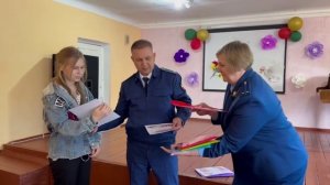 Прокуратурой Васильевского района проведено награждение победителей конкурса рисунков.