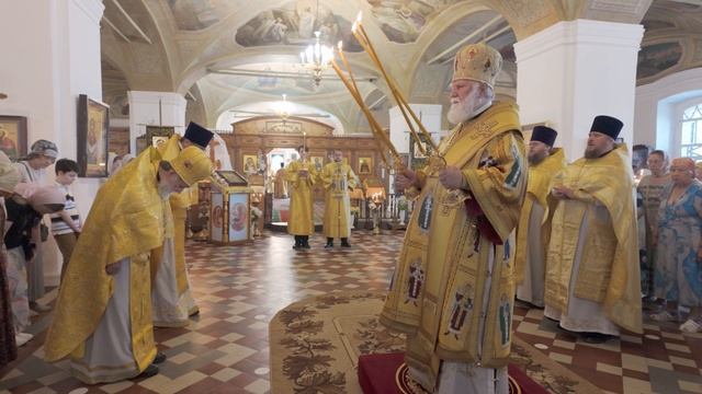 Божественная литургия в день памяти апостолов Петра и Павла смотреть онлайн