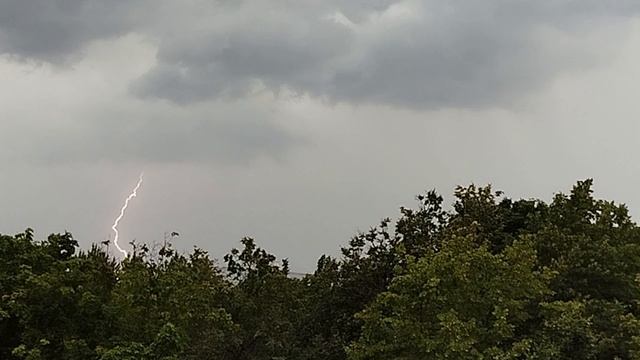 Мощная гроза 12 июля после +35С смотреть онлайн