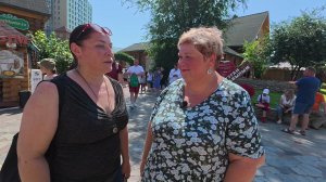 Приехали в Татарскую деревню. Муж купил красивые  серёжки в память о Казани.