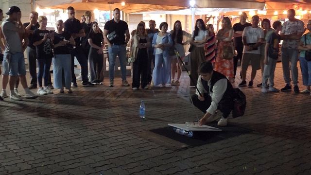 Бутылка и удочка - Очередь