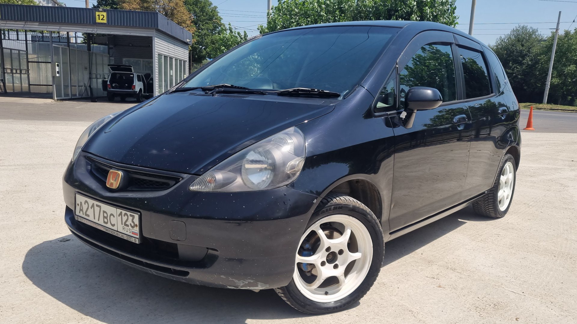 Honda Fit 2001г 1.3 CVT смотреть онлайн