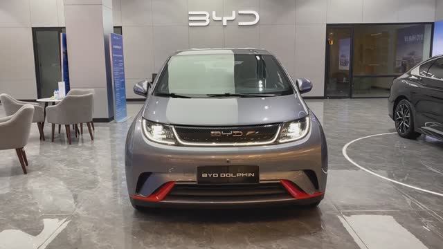 BYD Dolphin 2025 обзор смотреть онлайн