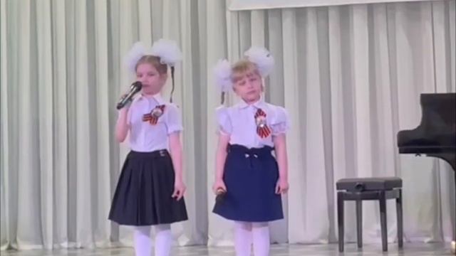 Песня "С нами будет мир! " Е Обухова смотреть онлайн