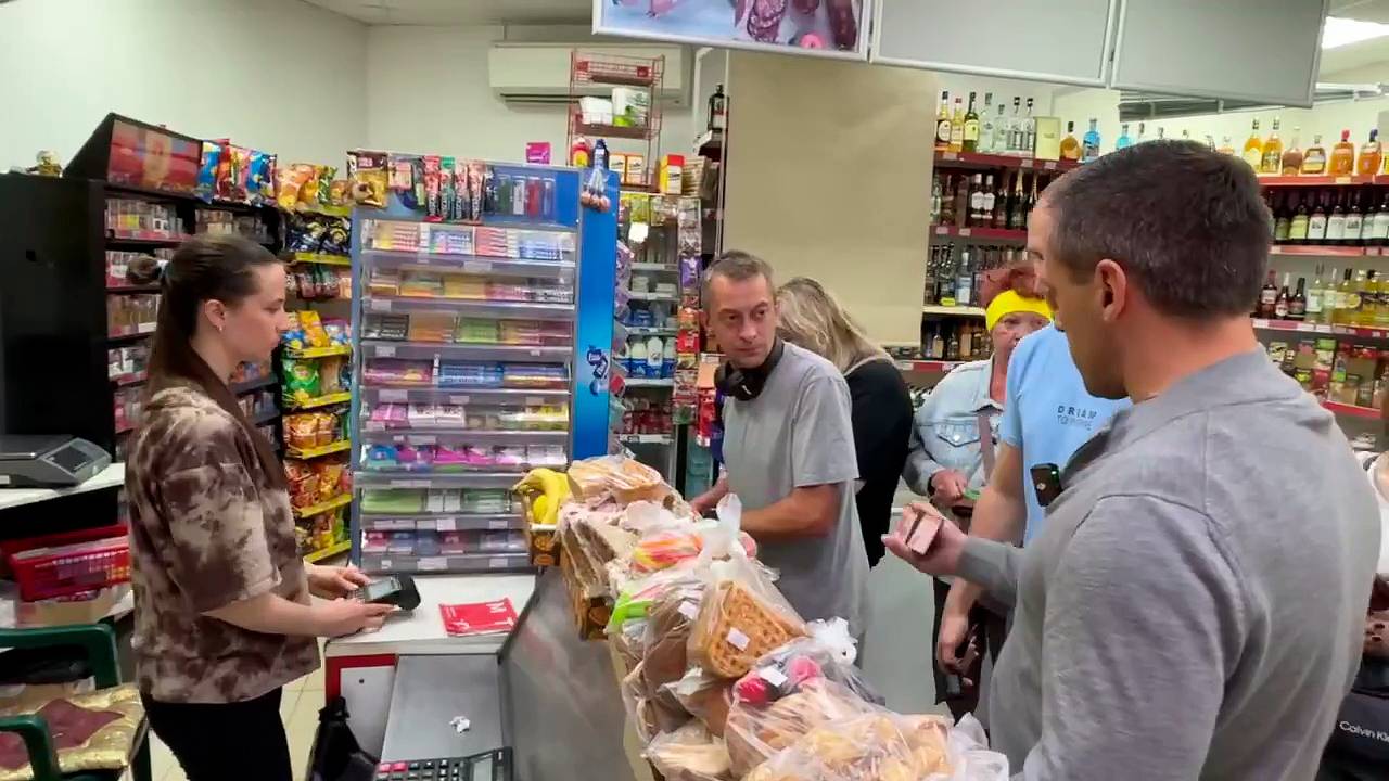 Ночной шмон в магазине "Даяна" в Дубне смотреть онлайн