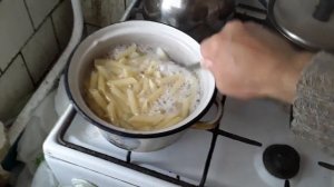 Как варить макароны в кастрюле на воде