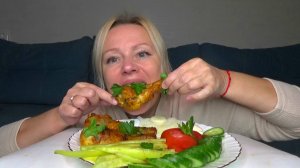 Мукбанг  кура нога ,овощи. Еда на камеру.