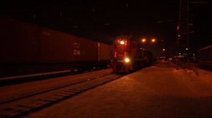 Тепловоз ТЭМ18ДМ-612 с полувагоном.